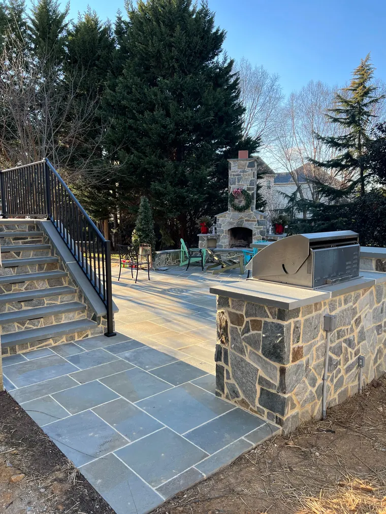 Grill island with bluestone steps
